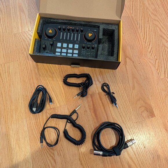 MAONO Audio Interface MaonoCaster 10-Channel Podcast Mixer AME2 Model NEW - Picture 12 of 15